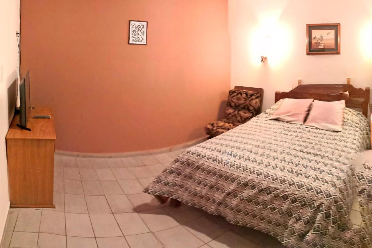 Bed and Breakfast Casa Discreta Cochabamba Exterior foto